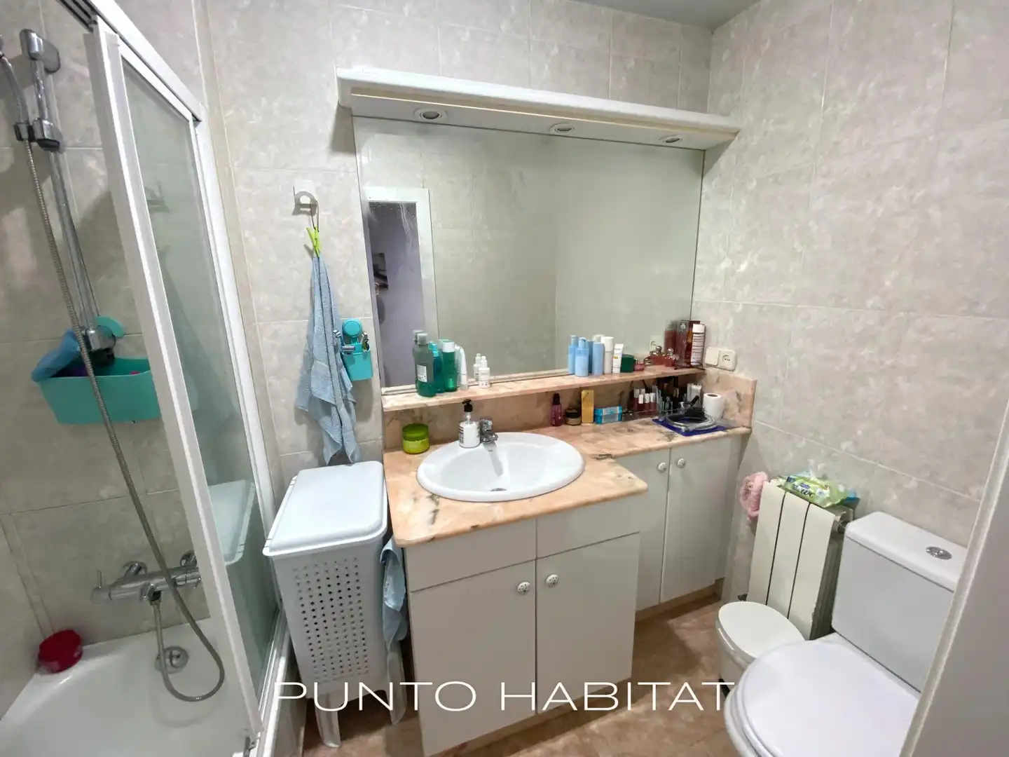 Badezimmer von Wohnung zum Verkauf in Barcelona mit Klimaanlage, Parkett und Terrasse