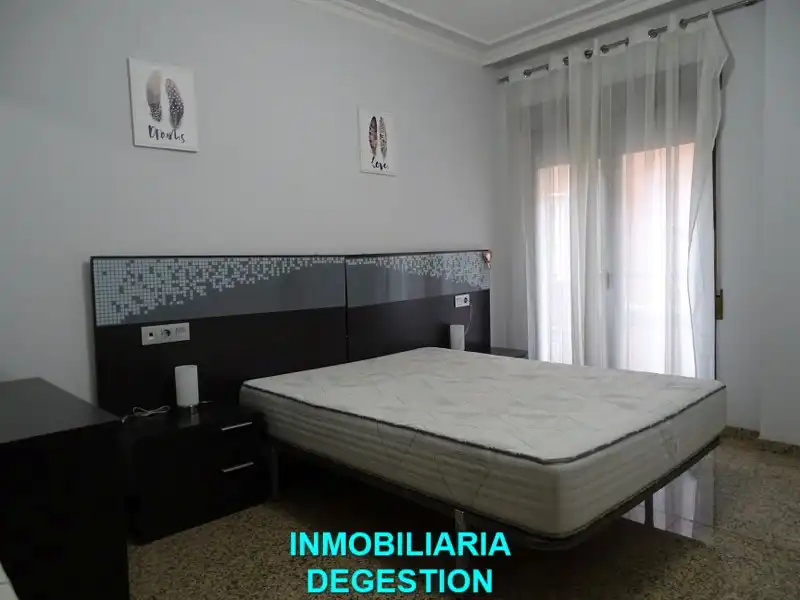 Schlafzimmer von Wohnungen zur Miete in Linares mit Klimaanlage, Heizung und Möbliert