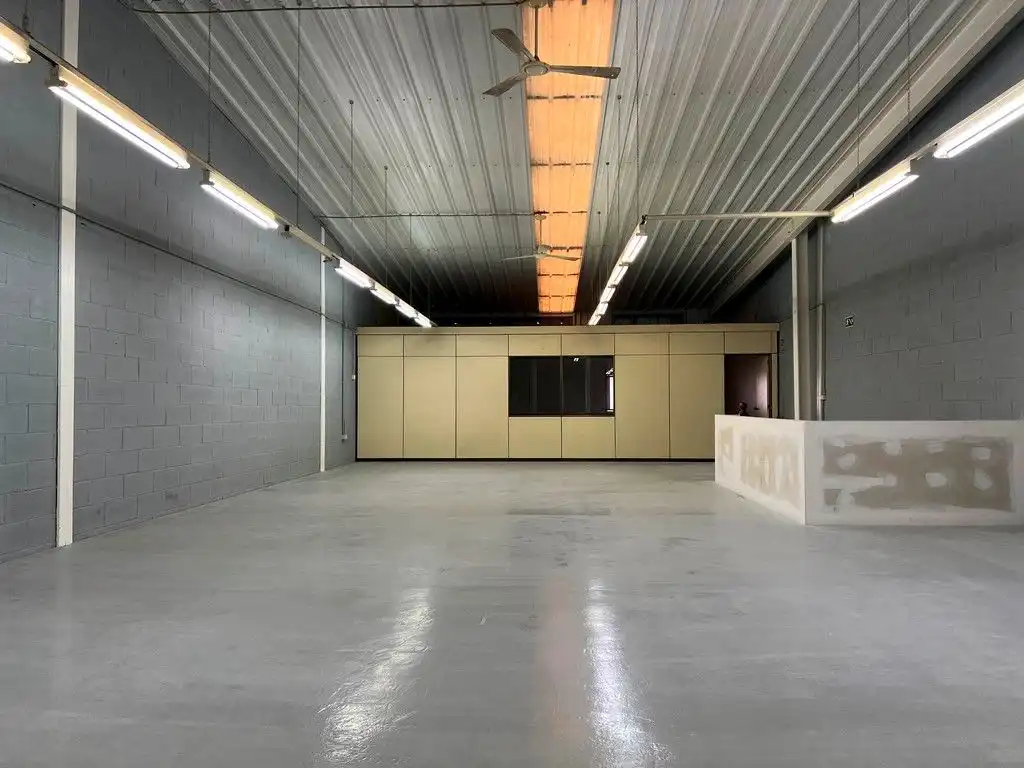 Nave industrial en venta en Santiago de Compostela 