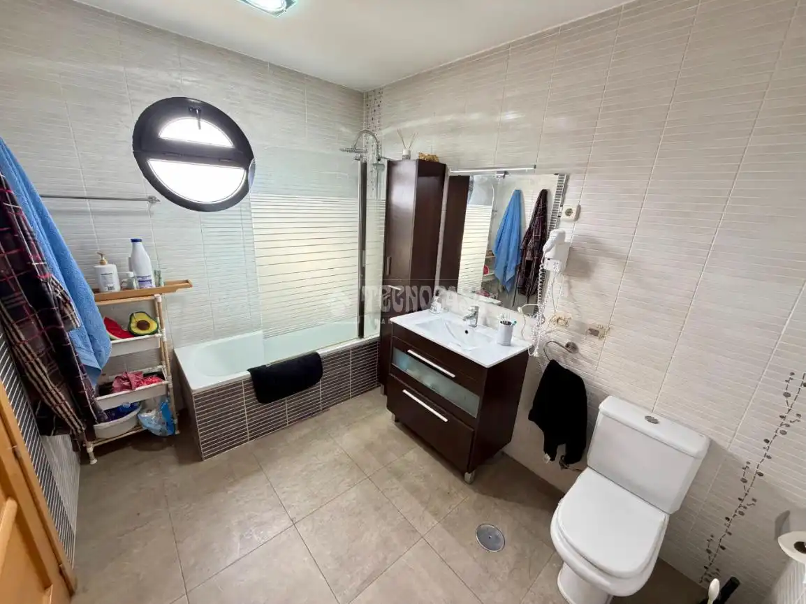 Baño de Casa o chalet en venta en Serracines con Calefacción y Jardín privado
