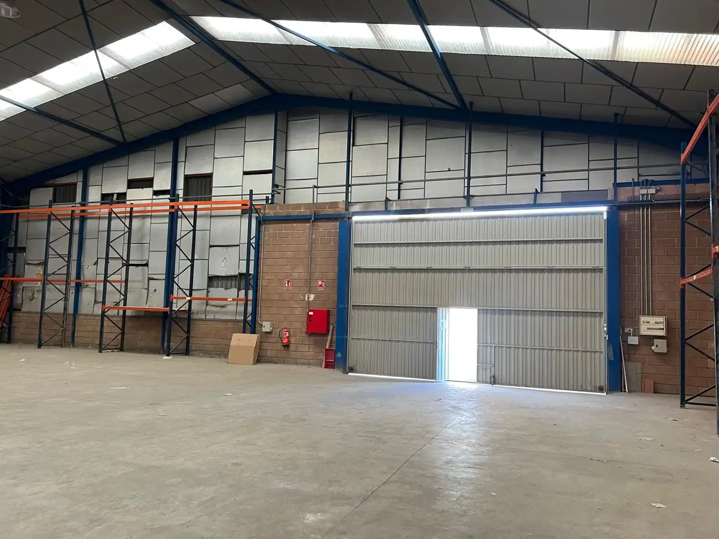 Industrial building to rent in Plaça del País Valencià,, imagen 2