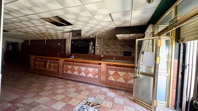 Local comercial en Alquiler en Calle Tigris, 1 en Parque Alcosa