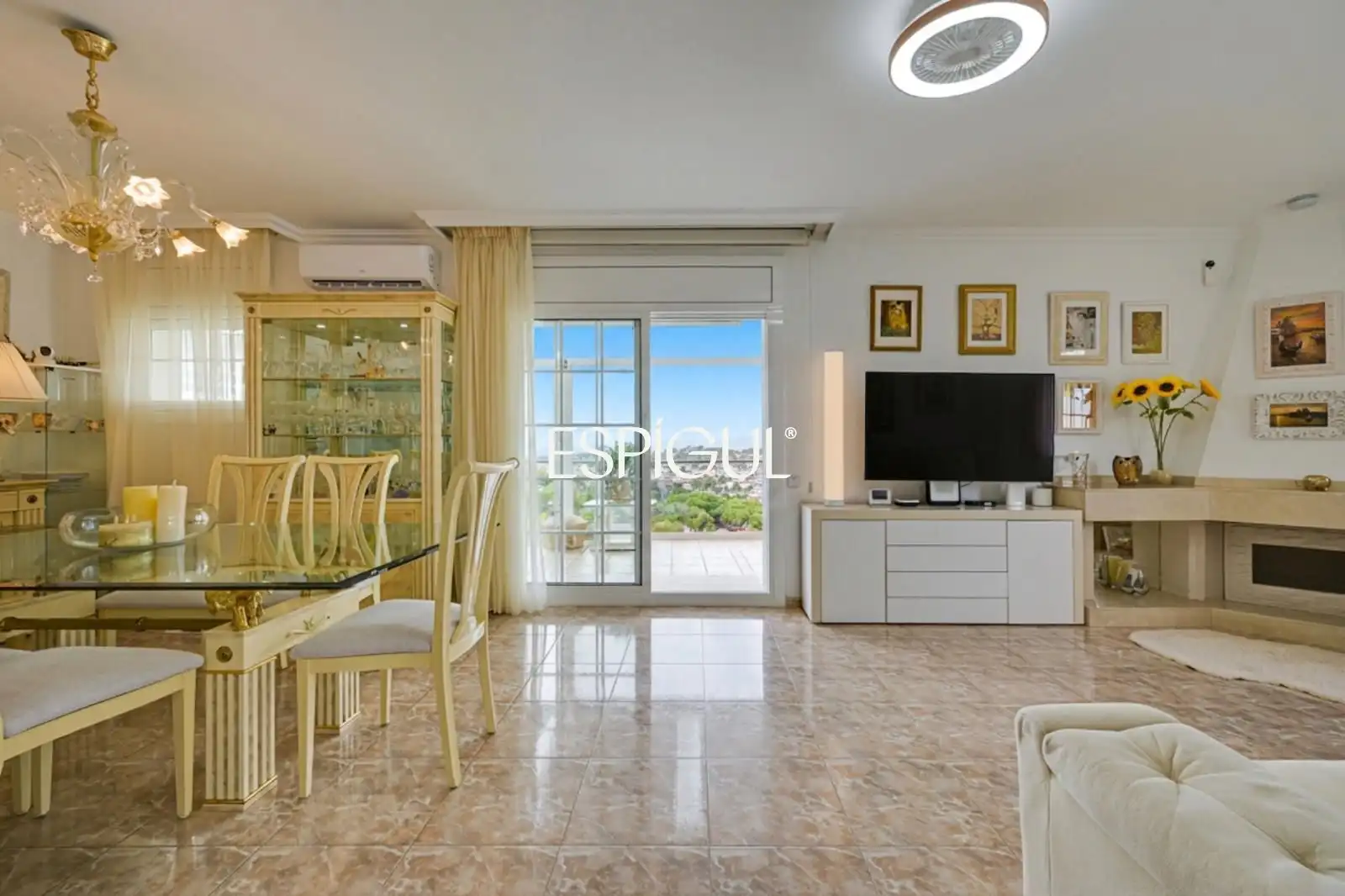 Living room of Houses for sale in Rubí  with Air Conditioner, Heating and Terrace