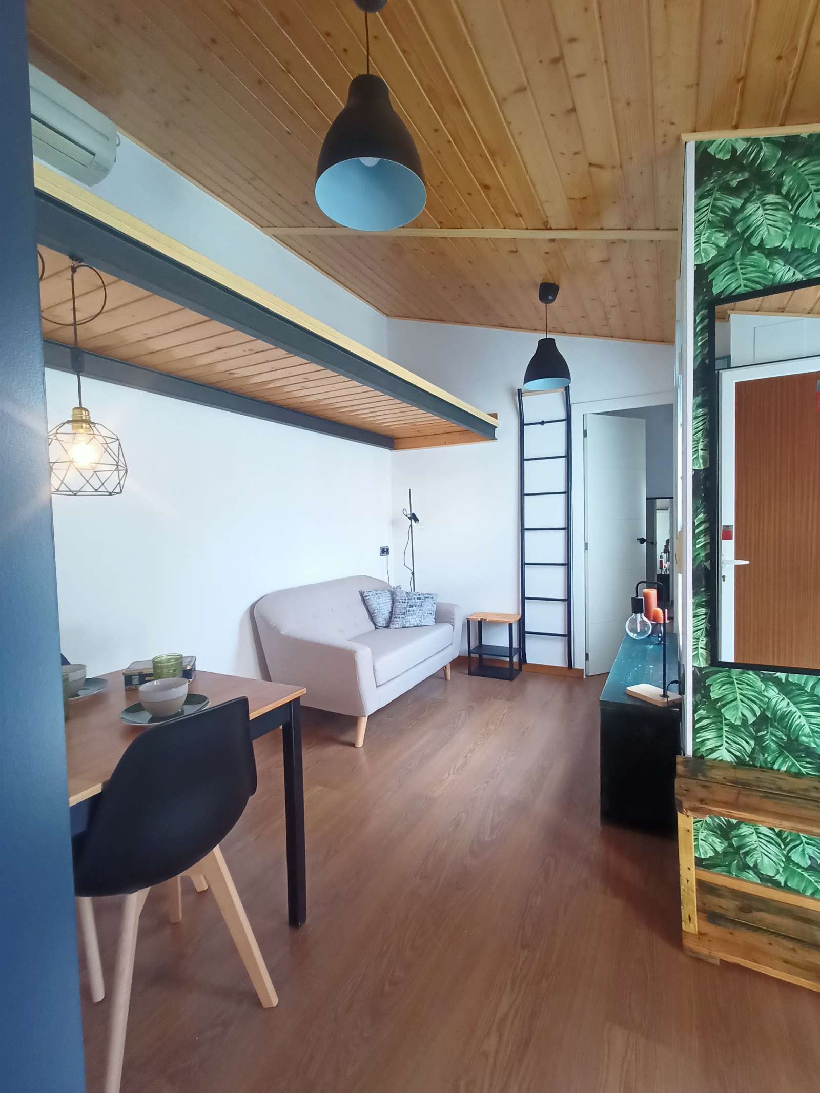 Sala d'estar de Estudi per a compartir en  Sevilla Capital amb Aire condicionat i Terrassa