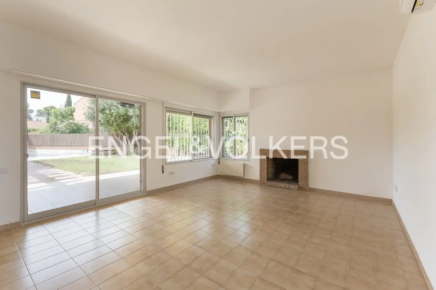 Living room of Houses for rent in Rocafort  with Air Conditioner, Heating and Private garden