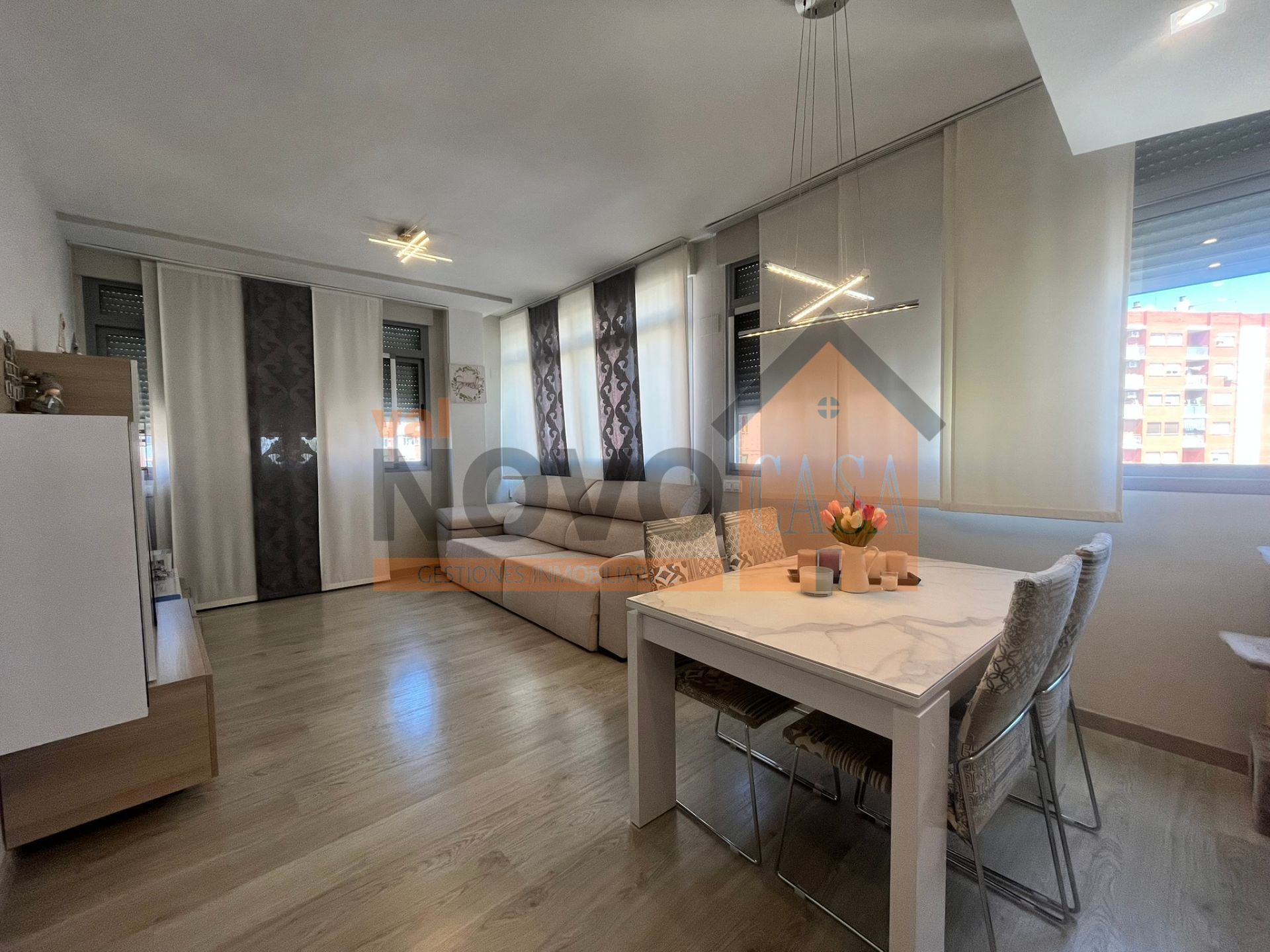 Living room of Flat for sale in Silla  with Air Conditioner