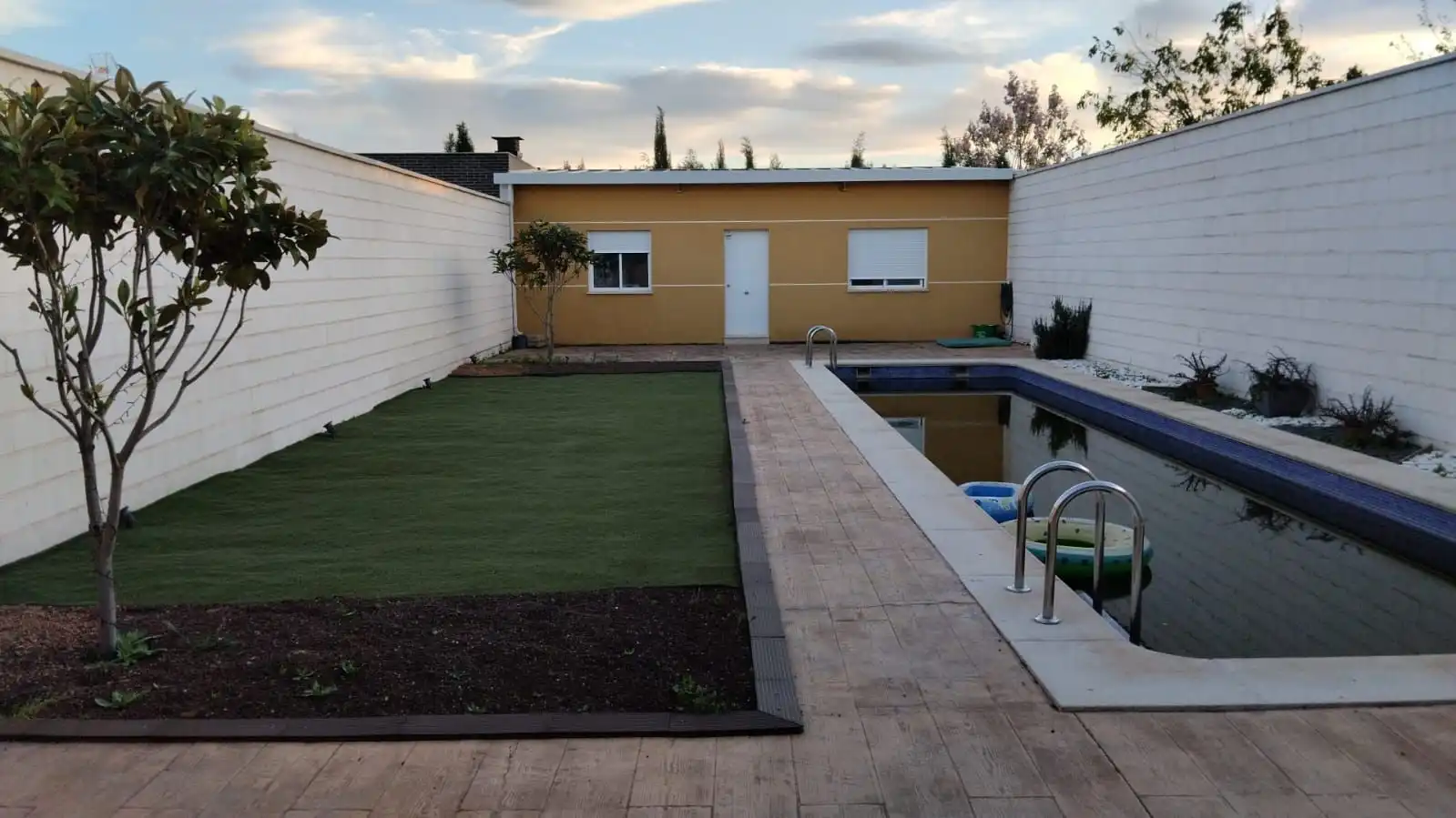 Piscina de Casa o xalet en venda en Carrión de Calatrava amb Jardí privat, Terrassa i Piscina