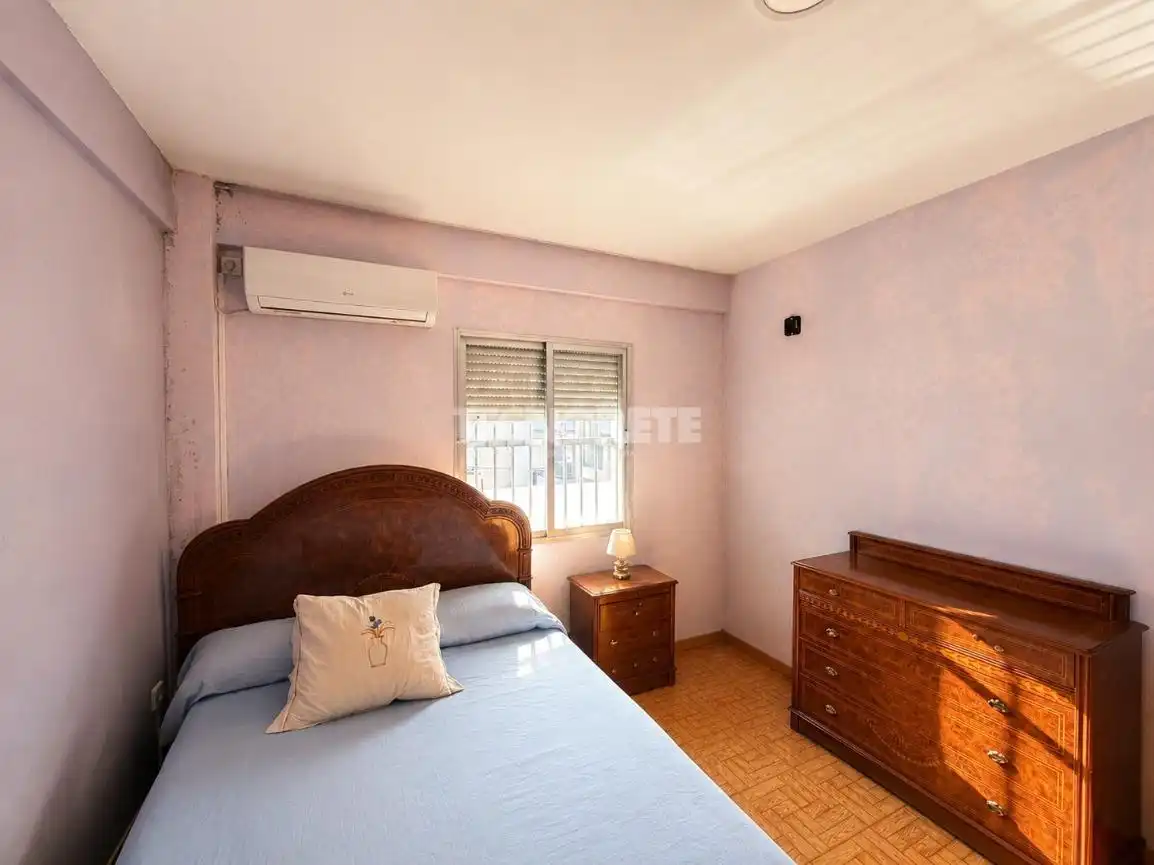 Bedroom of Flat for sale in Madrid  with Air Conditioner and Balcony