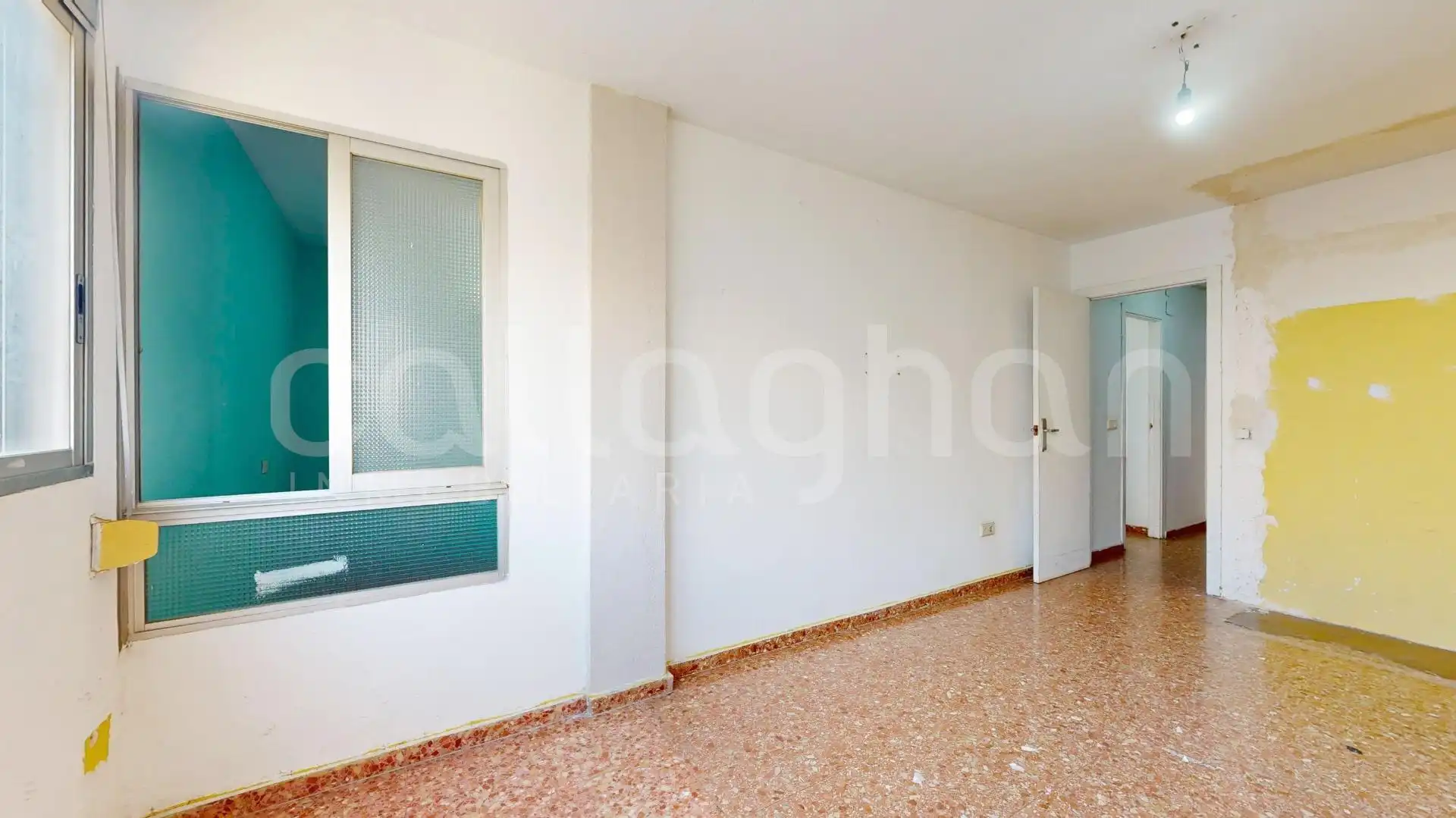 Flat for sale in Valencia  with Balcony