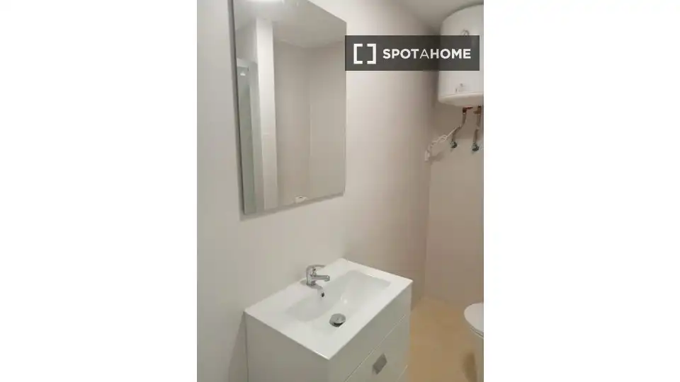Appartamento con terrazza in affitto a Ciutat Vella, imagen 9