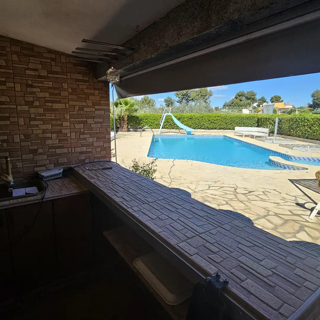 Detached house with pool for sale in Montserrat, imagen 2