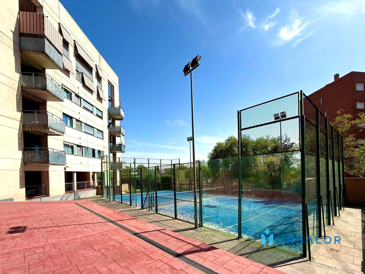 Vista exterior de Dúplex en venda en Alcorcón amb Aire condicionat, Calefacció i Parquet
