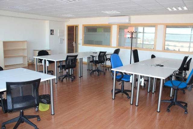 Oficina en Alquiler en Carbajosa de la Sagrada