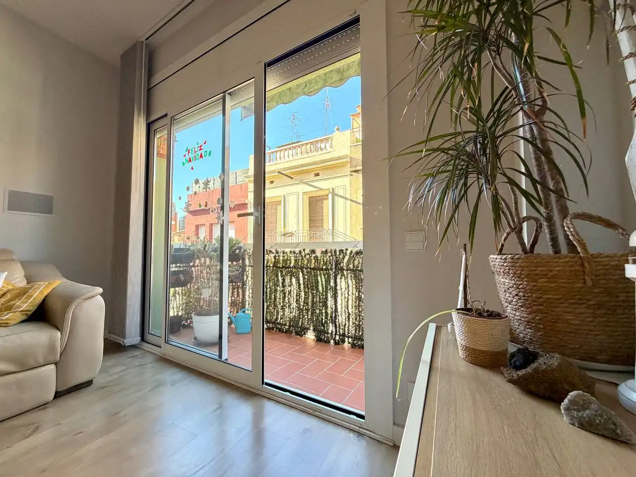 Vista exterior de Piso en venta en Barcelona con Calefacción, Balcón y Domótica