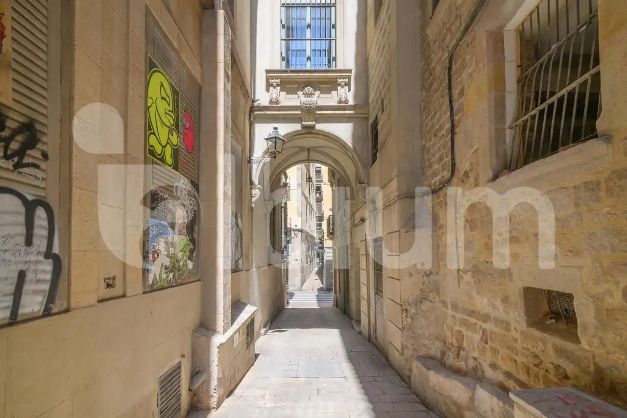 Vista exterior de Edifici en venda en Barcelona