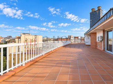 Penthouse mit Balkon zum Verkauf in Eixample