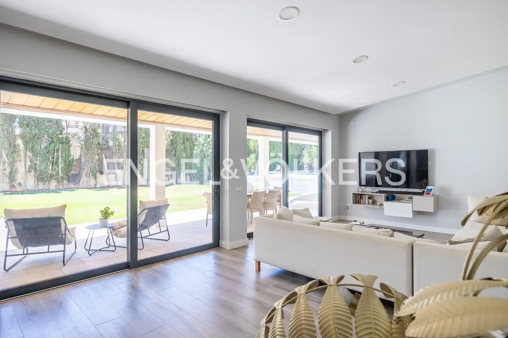 Sala de estar de Casa o chalet en venta en Dos Hermanas con Aire acondicionado, Calefacción y Jardín privado