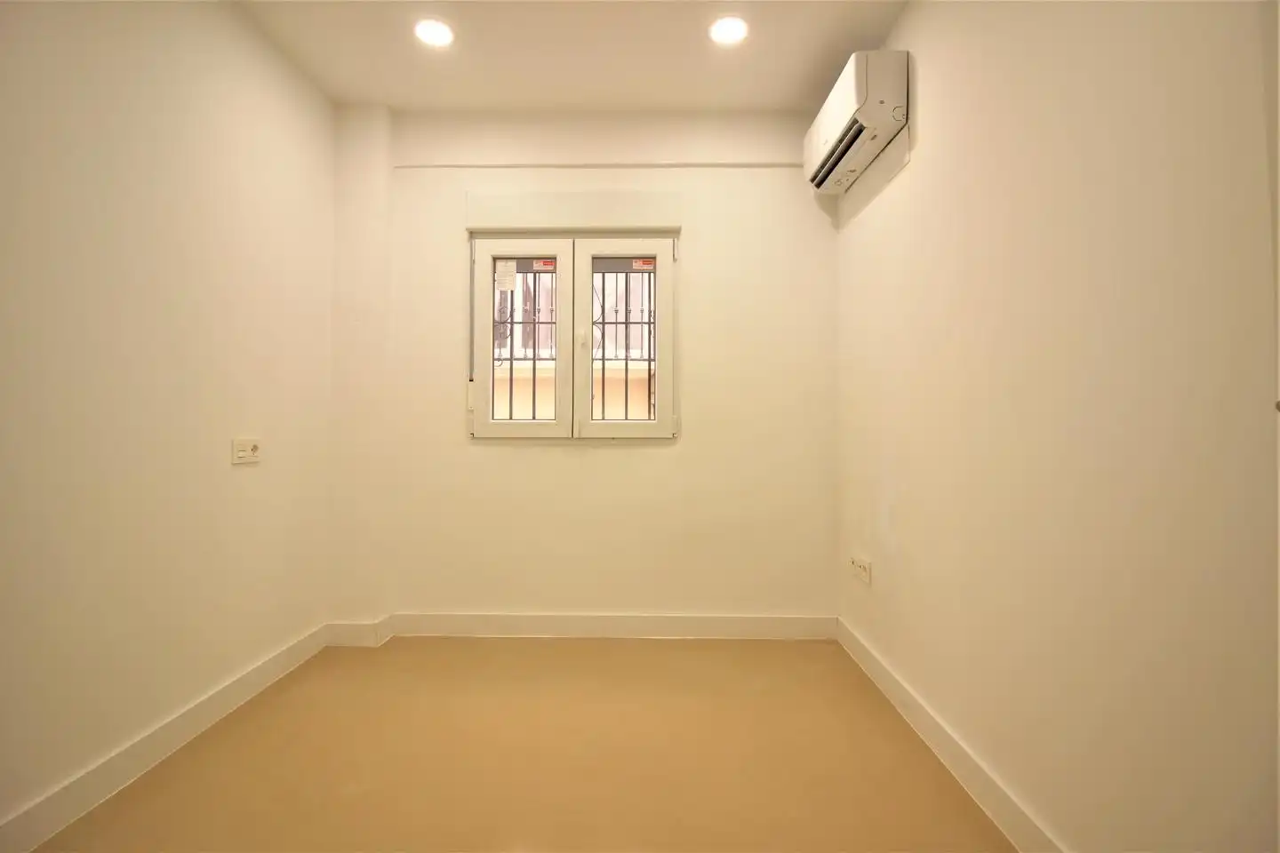 Piso de alquiler en Almería con Aire acondicionado
