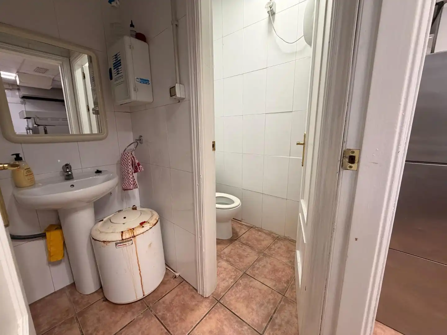 Baño de Local en traspaso en Granada