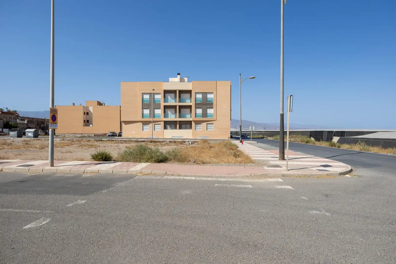 Vista exterior de Piso en venta en Roquetas de Mar con Calefacción, Terraza y Balcón