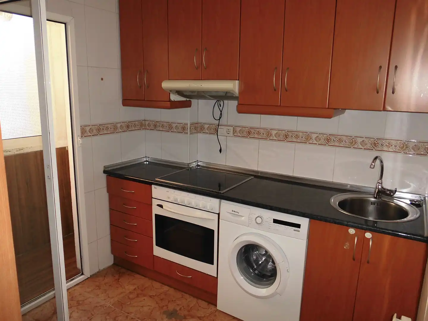 Kitchen of Flat for sale in Zaragoza  with Air Conditioner, Terrace and Oven