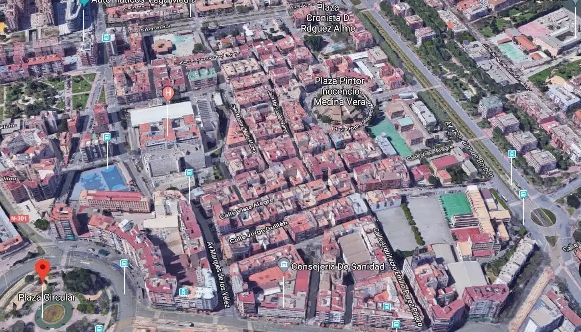 Vista exterior de Pis en venda en Murcia amb Terrassa i Balcó