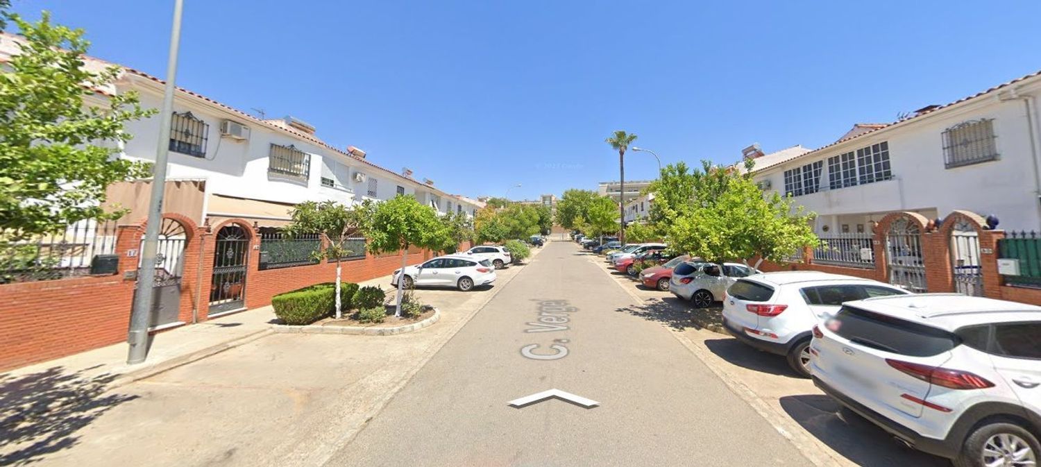 Exterior view of House or chalet for sale in  Sevilla Capital