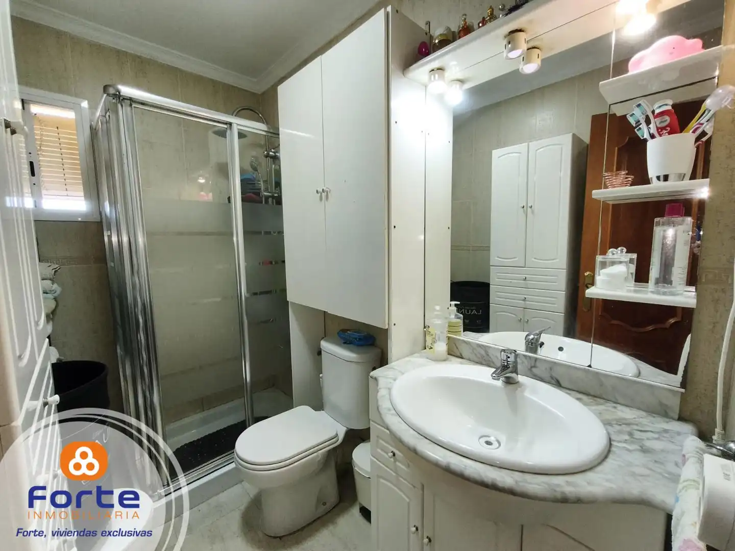 Baño de Piso en venta en Córdoba con Aire acondicionado y Calefacción