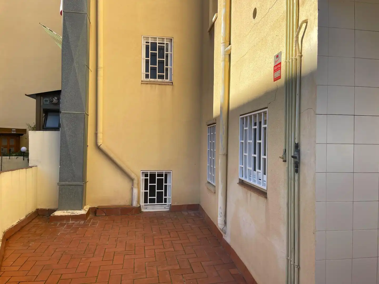 Vista exterior de Pis en venda en Montcada i Reixac amb Aire condicionat, Calefacció i Terrassa