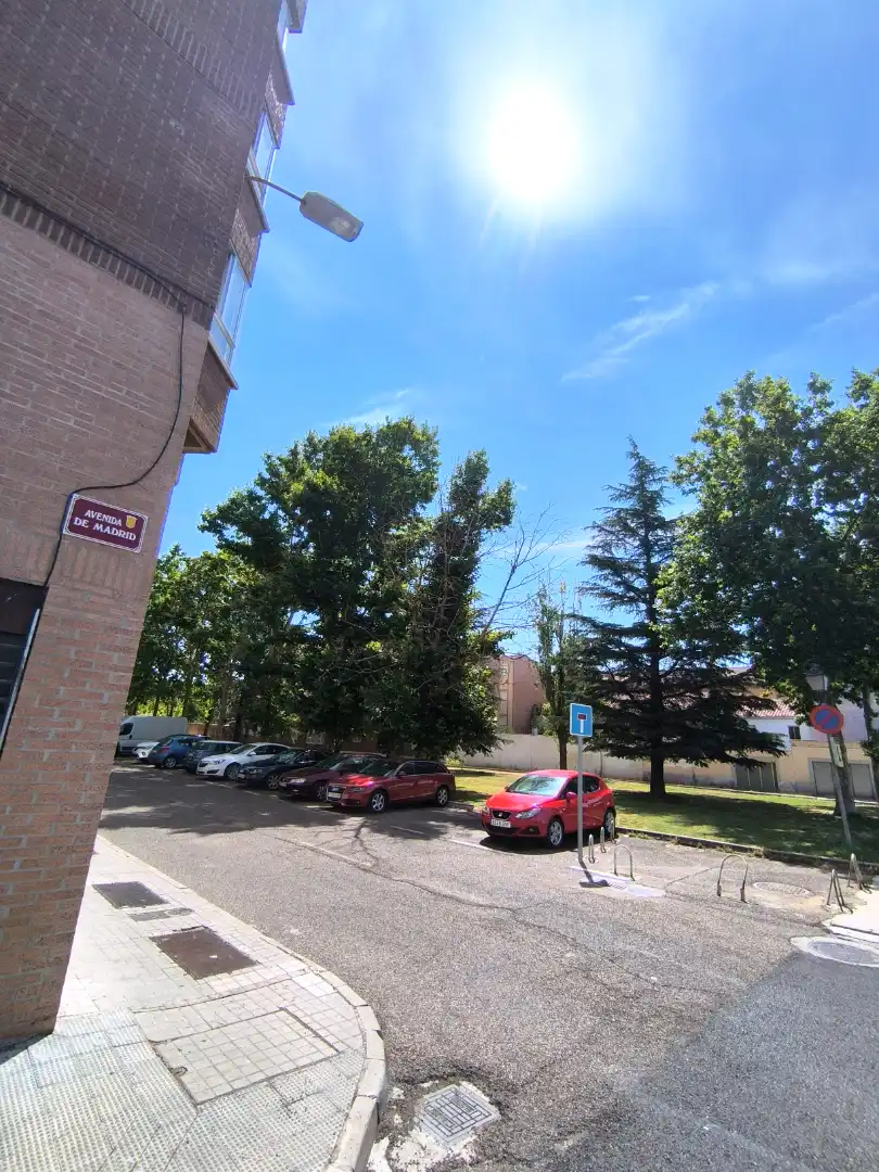 Parking de Piso de alquiler en Palencia con Calefacción, Parquet y Terraza