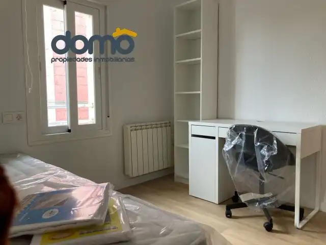 Habitación de Piso de alquiler en Granada con Aire acondicionado, Calefacción y Jardín privado