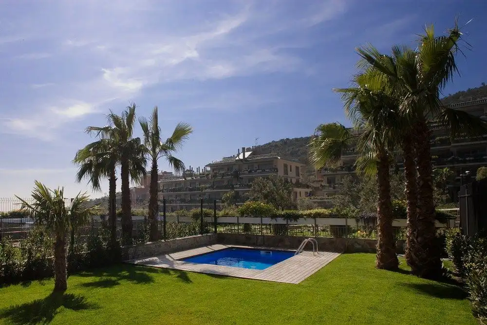 Swimming pool of Flat for rent in Barcelona  with Private garden, Parquet flooring and Terrace