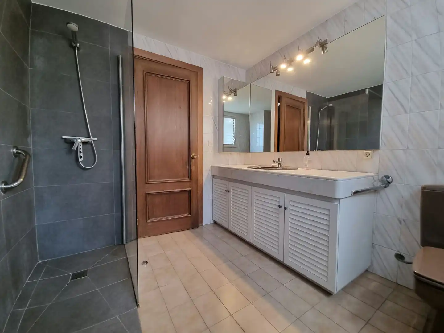 Baño de Piso en venta en Olot, Girona