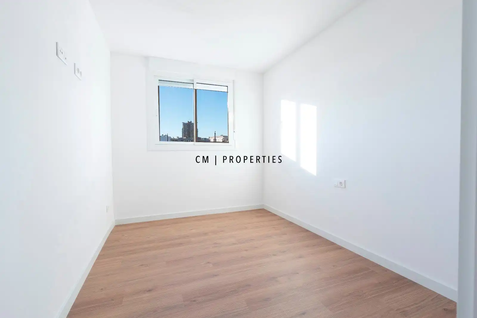 Habitación de Piso de alquiler en Valencia con Terraza, Trastero y Piscina