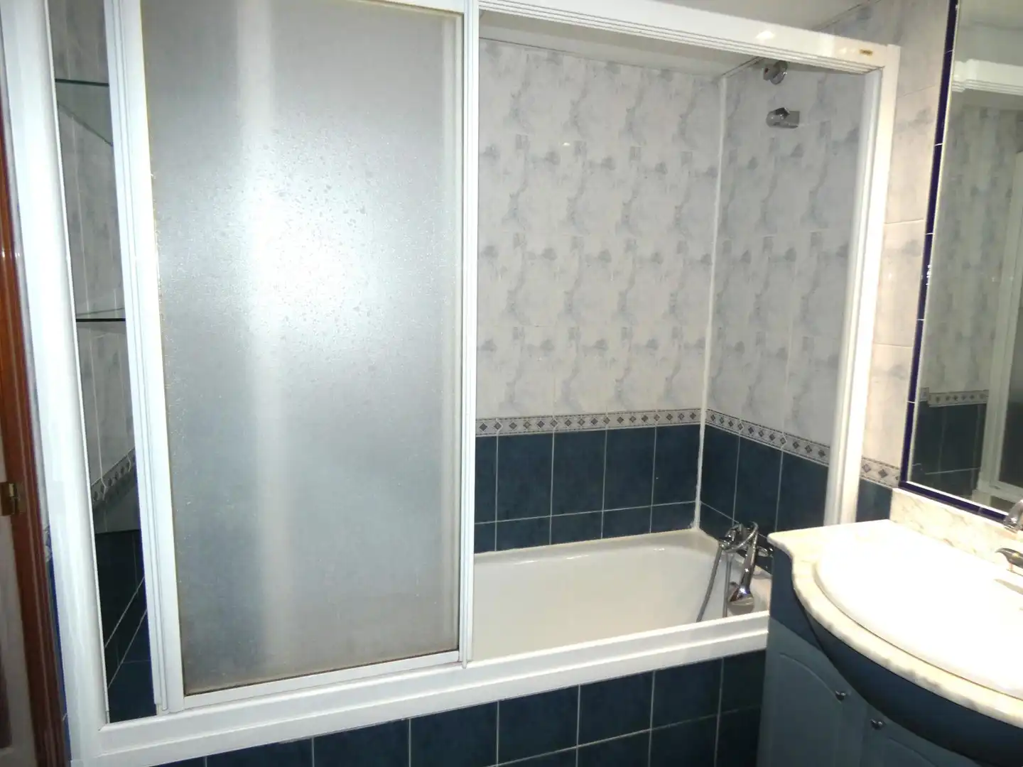Baño de Piso de alquiler en Utebo con Aire acondicionado, Trastero y Amueblado