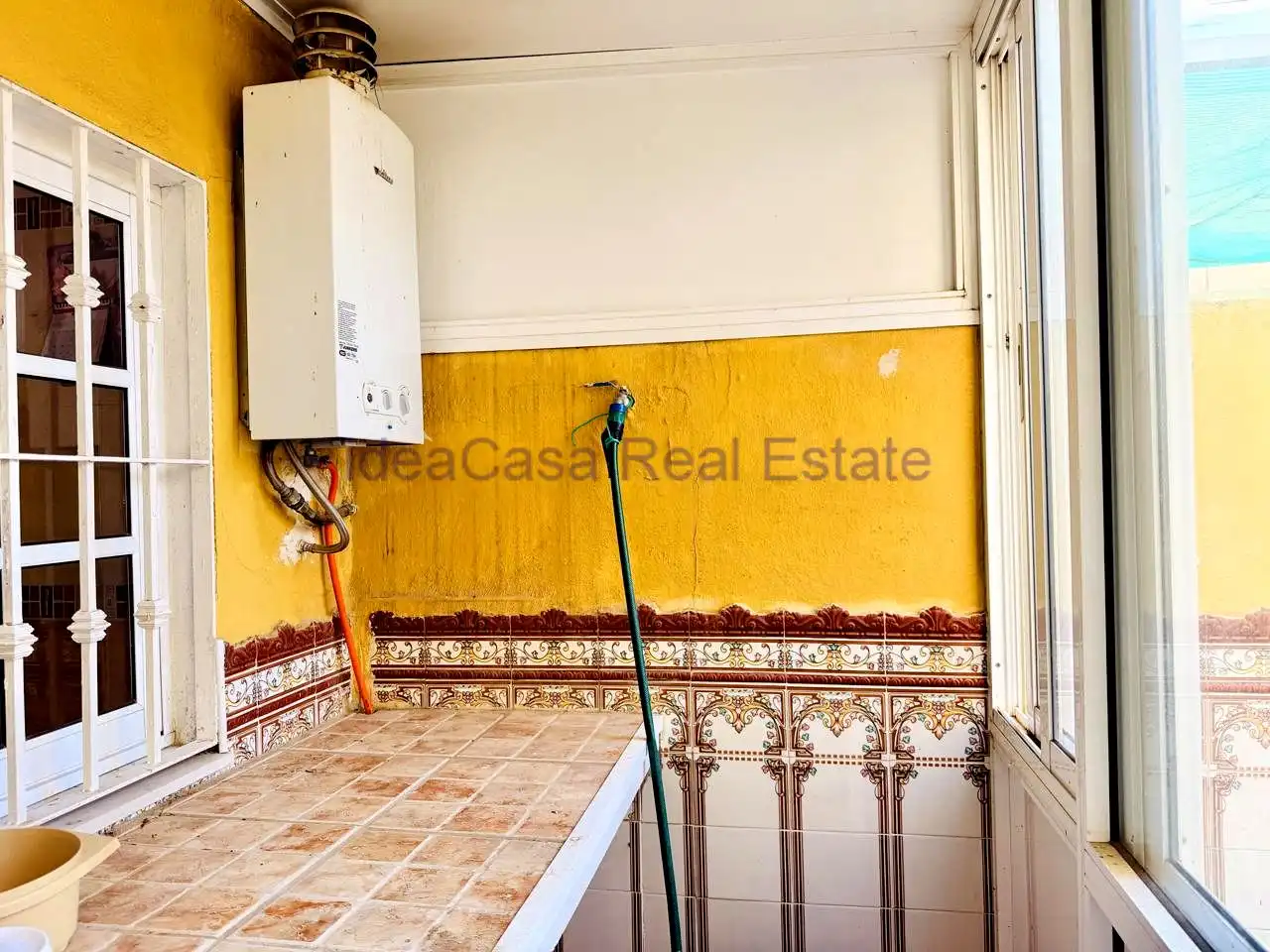 Küche von Haus oder Chalet zum Verkauf in Málaga mit Klimaanlage, Terrasse und Abstellraum