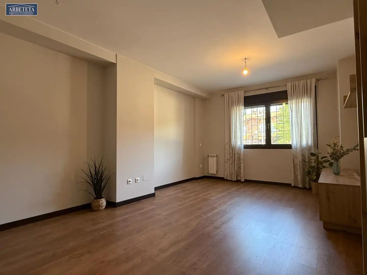 Casa adosada en venta en Urb. Belvalle
