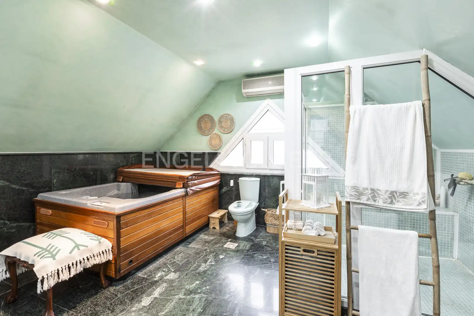 Baño de Casa o chalet en venta en Madrid con Aire acondicionado, Calefacción y Jardín privado