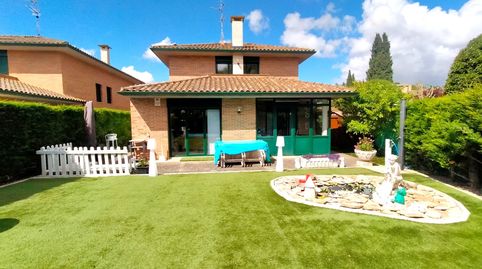 Oportunidad. Ollauri. Precioso chalet individual con piscina privada en el precio de 375.000 €.