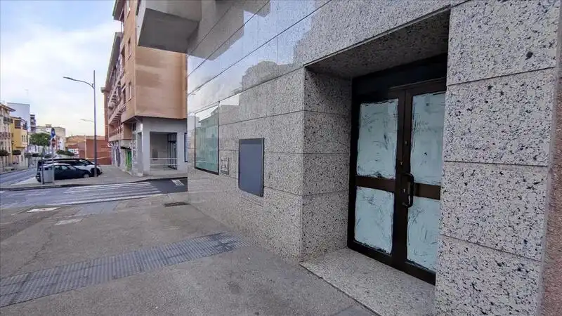 Vista exterior de Local en venta en Plasencia