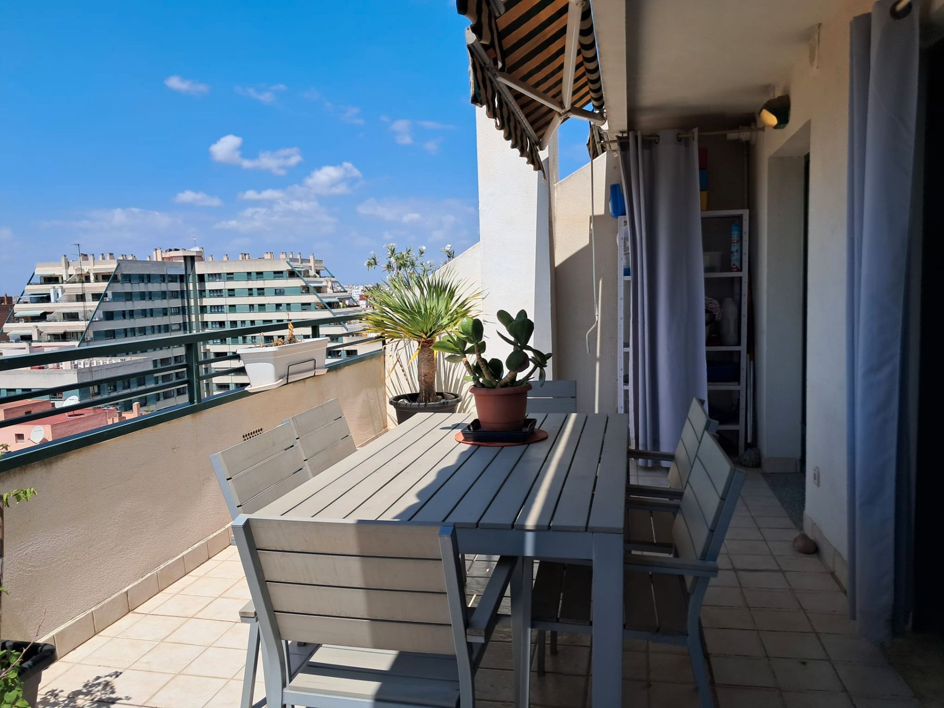 Terraza de Piso en venta en  Valencia Capital con Aire acondicionado y Calefacción