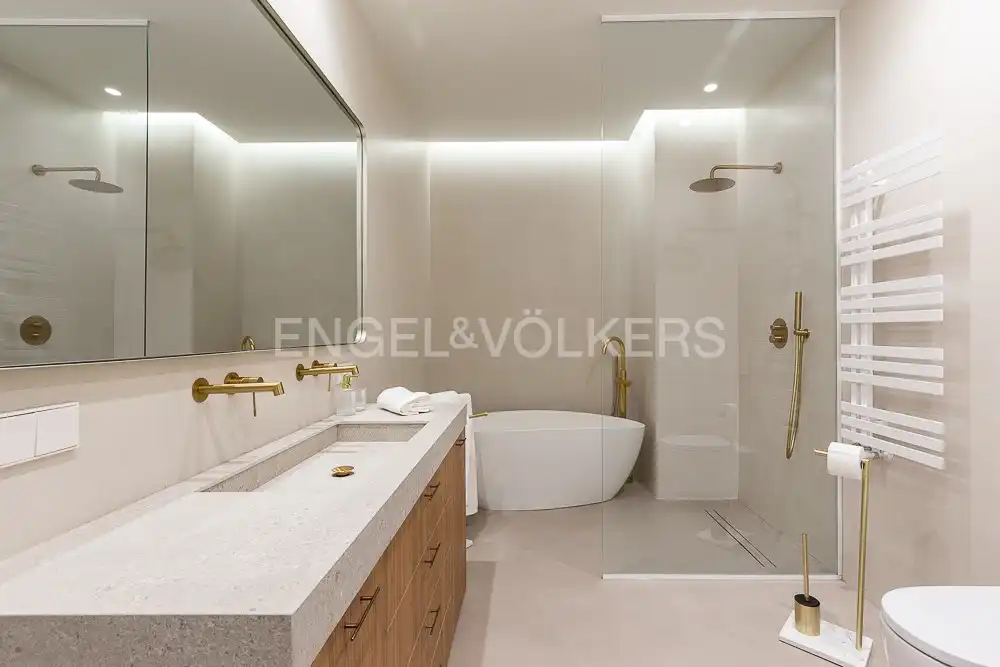 Baño de Ático de alquiler en Valencia con Aire acondicionado, Calefacción y Terraza