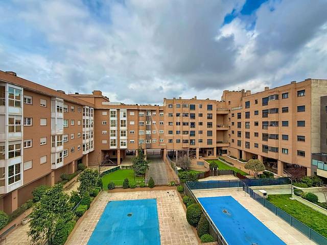 Piso en Venta en Calle ALAMEDA DEL VALLE en Ensanche de Vallecas - La Gavia