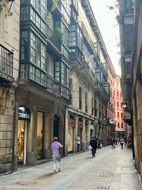 Vista exterior de Pis en venda en Bilbao  amb Aire condicionat, Calefacció i Balcó