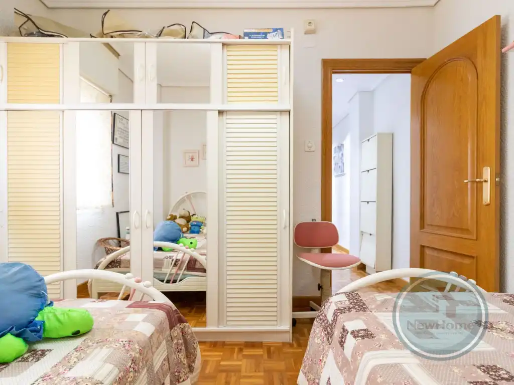Bedroom of Flat for rent in Elche / Elx  with Air Conditioner and Balcony