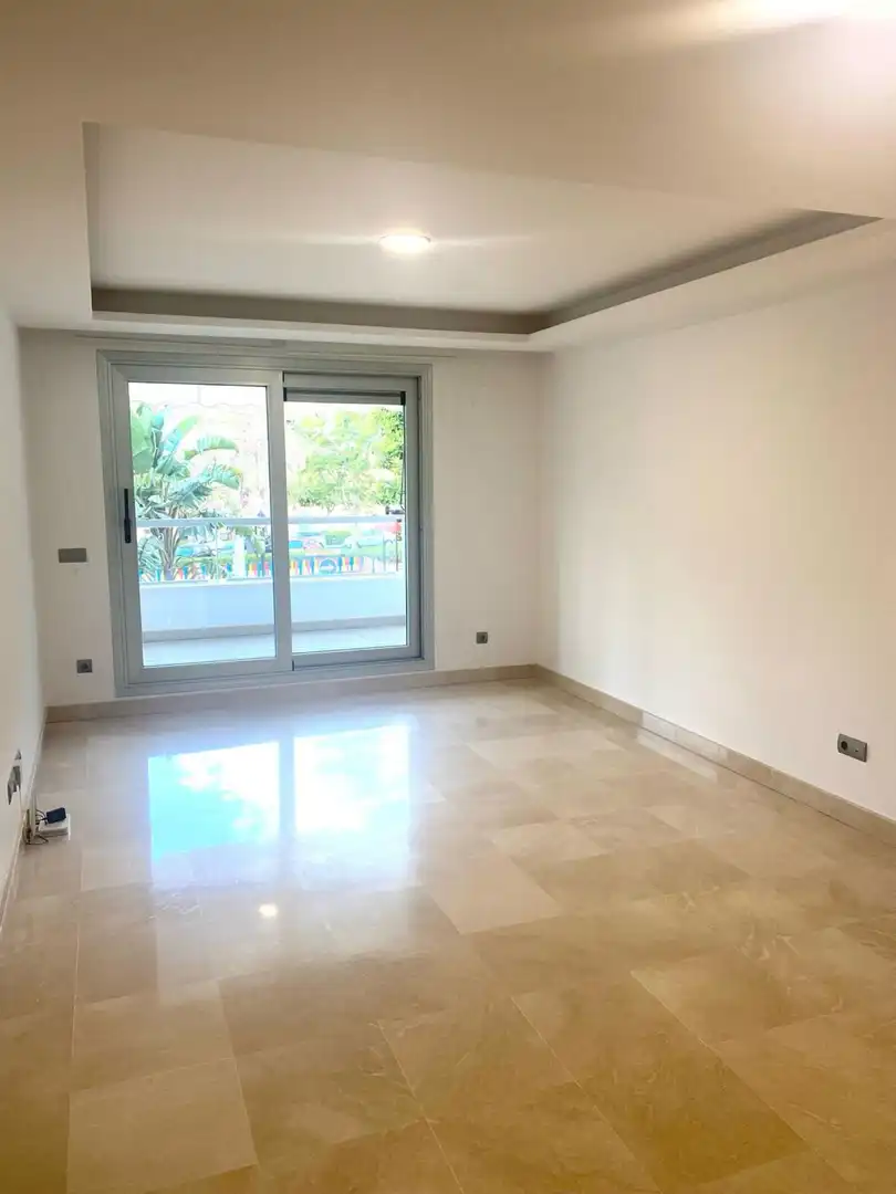 Dormitori de Apartament de lloguer en Marbella amb Aire condicionat, Moblat i Internet
