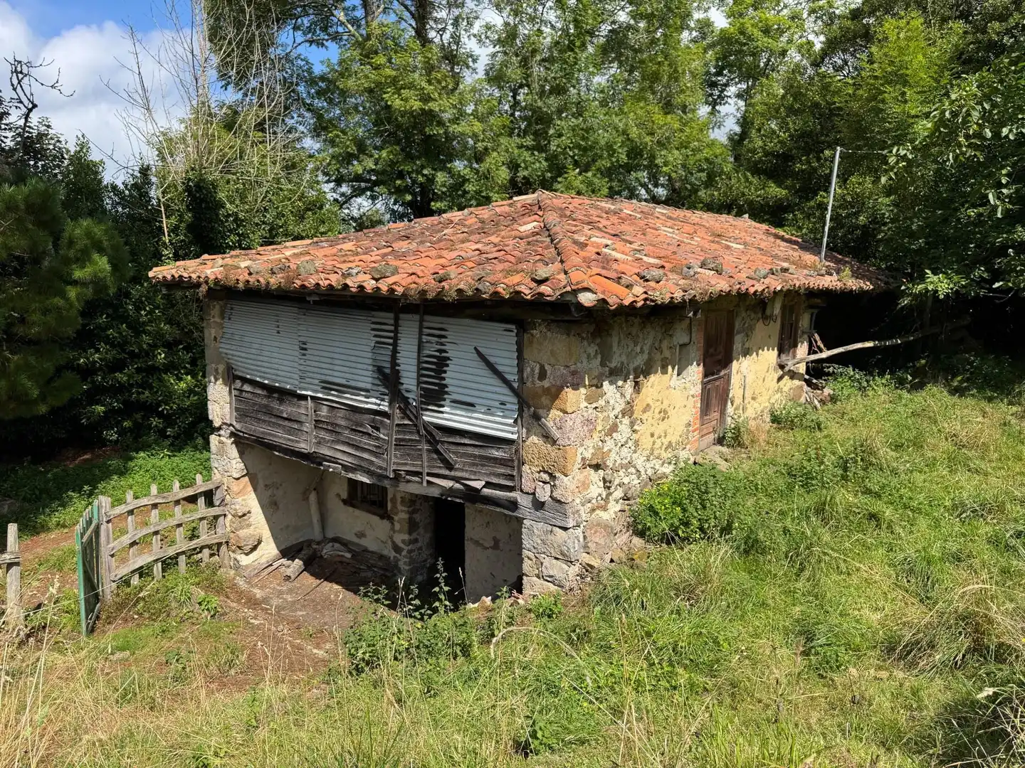 Country house with garden for sale in Piloña