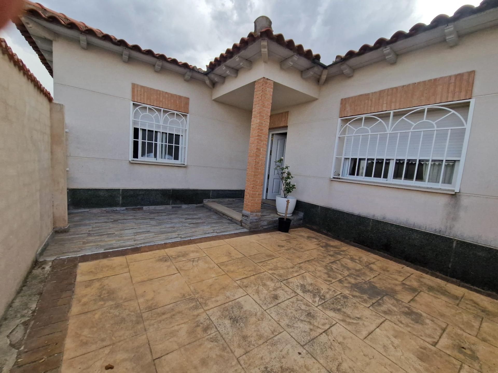 Exterior view of Single-family semi-detached for sale in Carmena  with Heating and Swimming Pool