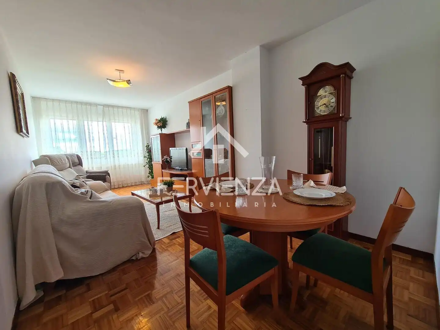 Sala d'estar de Pis en venda en Oviedo 