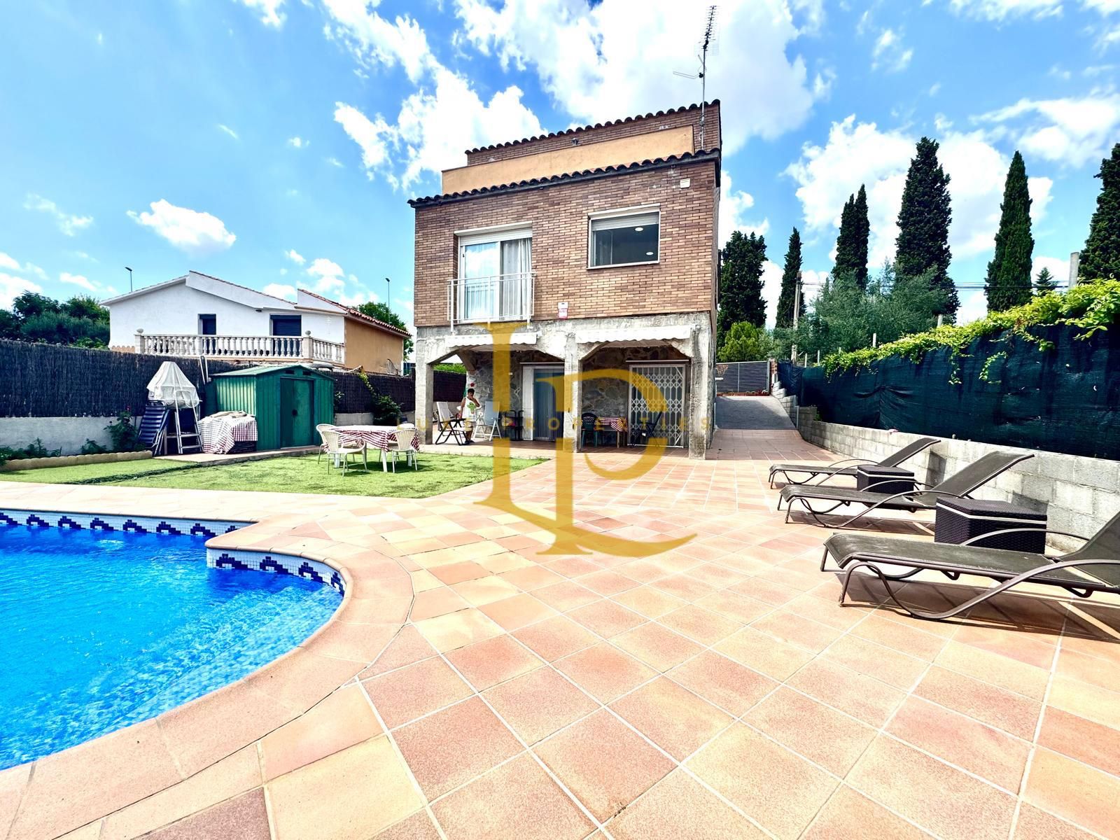 Exterior view of House or chalet for sale in Rubí  with Heating, Private garden and Terrace